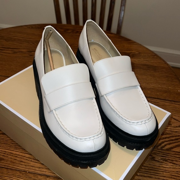Micheal Kors Rocco Heeled Loafer Lt Cream - Picture 1 of 10
